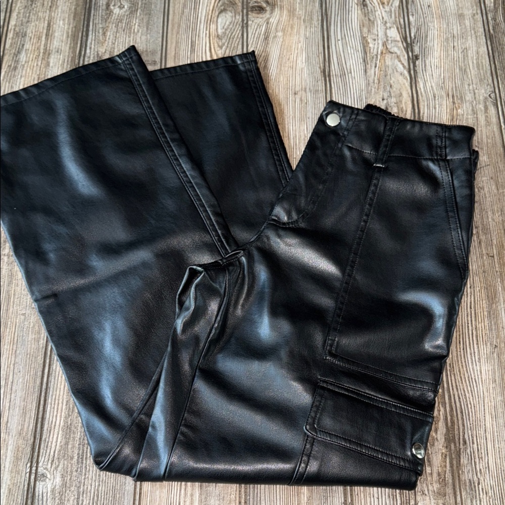 Forever 21 pants XS NEW Shiny Black Faux Leather Trousers
